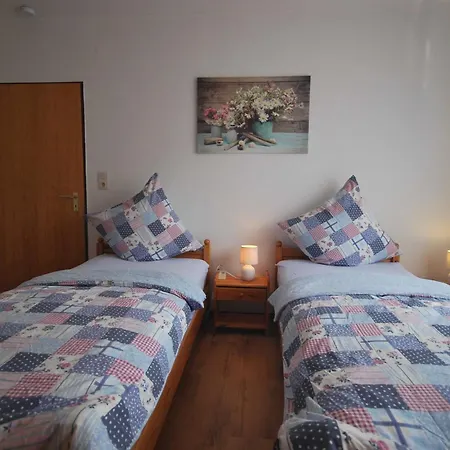Ferienhof Wiesenblick 35519 Farm stay Uplengen